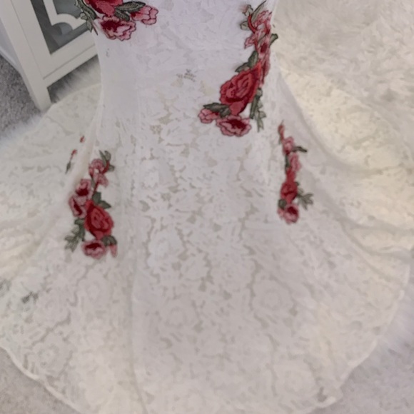 Fashion Nova Dress 🌹 - Picture 4 of 8